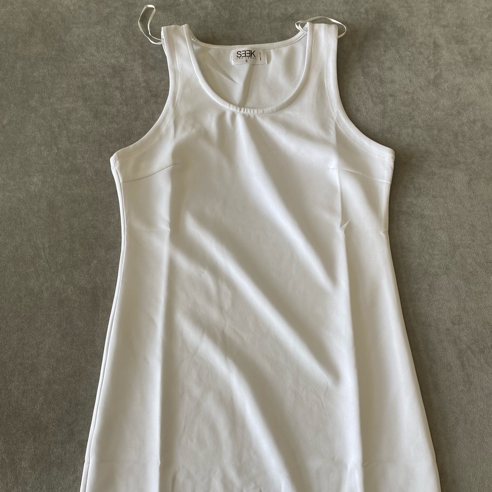 Dress - Picture 2 of 2